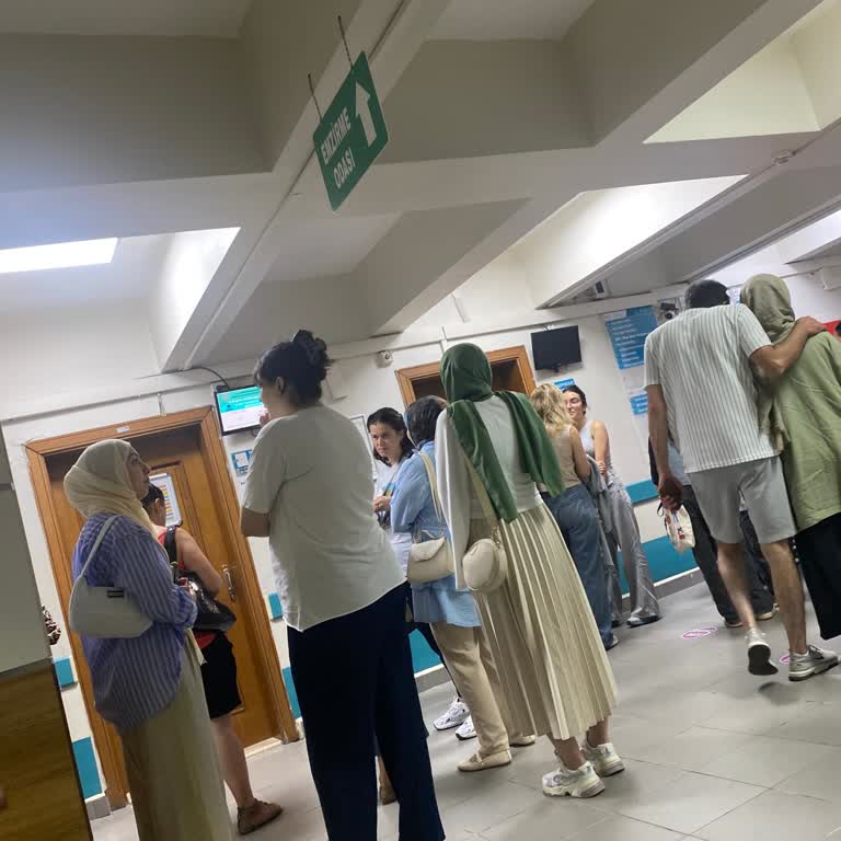 Kadın Doğum Polikliniğinde Mahremiyet İhlali Ve Uzun Bekleme Süresi