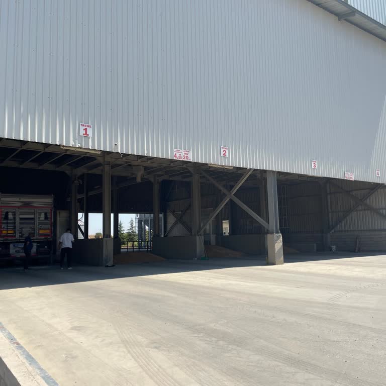 Yozgat Sarıkaya TMO Buğday Alım Noktasında Kapalı Kapılar Sebebiyle İki Gün Bekleme