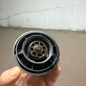 BMW 3.20i G20 Yedek Su Deposu Kapağındaki Çürüme Ve Kırık Şikayetim