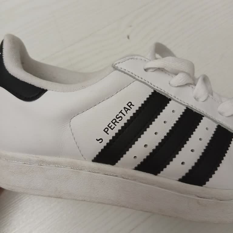 Adidas Superstar Ayakkabısının Yazısının Dökülmesi Ve Garanti Süresi İhlali