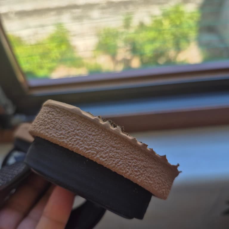 Bir Saatte Ayağımda Su Toplaması Ve Deri Erimesine Neden Olan Ayıplı Sandalet