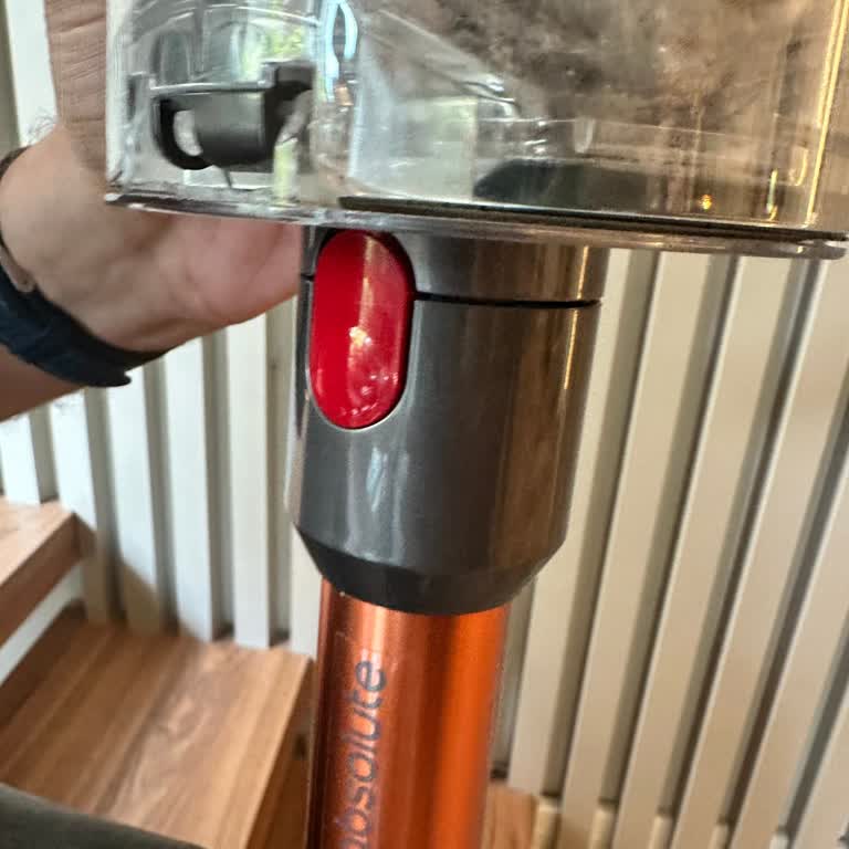 Dyson V10 Kırmızı Düğme Çalışmıyor, Faturasız Yardım Reddedildi
