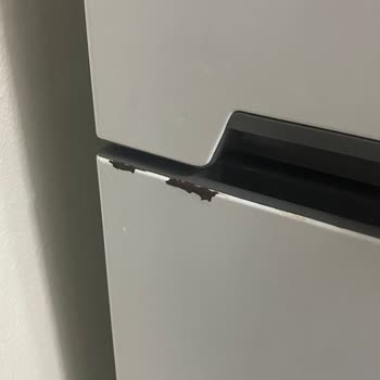 Yeni Buzdolabımda Boya Soyulması Ve Ayıplı Ürün Değişim Talebi