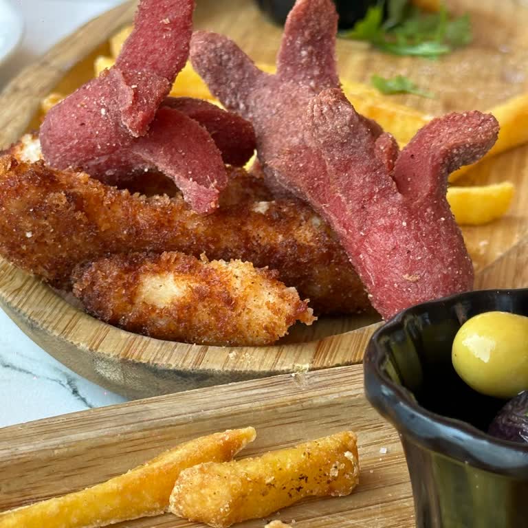 İznik Restoranında Tost Ve Patatesin Kalitesiz Lezzeti Ve Çalışanların Cevapsız Tutumu