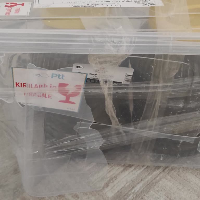 Şeffaf Plastik Kutu Kırıldı Ve Ürün Sızdı, 500 TL Zarar