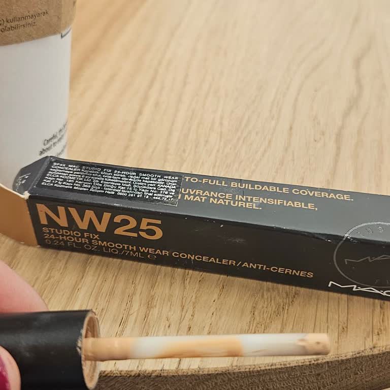 Mac Concealer Süngeri İlk Kullanımda Koptu, Müşteri Hizmetleri Yardımcı Olmadı