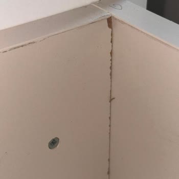 Mobilyalarda Çizik Ve Soyulma, Yatak Başlığında Güvenlik Riski Ve İade Talebi