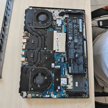 Yetkili Serviste Ana Kart Değişimi Sonrası Touchpad Arızası Ve Özensiz İşçilik