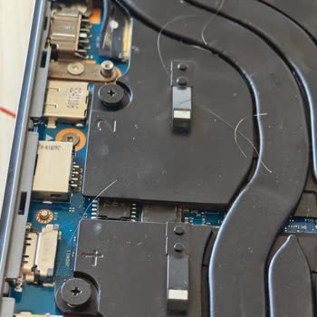 Yetkili Serviste Ana Kart Değişimi Sonrası Touchpad Arızası Ve Özensiz İşçilik