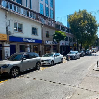 Yapı Kredi Levent Çarşı Şubesinde 45 Dakikalık Uzun Bekleme Ve Yetersiz Personel