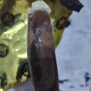Magnum Dondurmasında Bozulmuş Görünüm Ve Tat İçin Açıklama Ve Özür Talebi