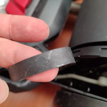 Bissell Halı Yıkama Makinesinin Lastik Kayışı Aşırı Pahalı Ve Çabuk Arızalanıyor
