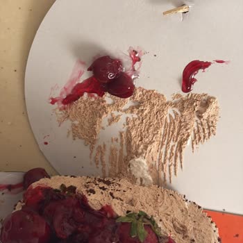 Teslimat Sırasında Kırılan Doğum Günü Pastası Ve İade Talebi