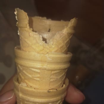 BİM Dondurma Külahında Siyah Yabancı Madde Ve Hijyen Sorunu