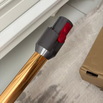 Dyson V12 Uzun Boru Sürekli Aynı Noktadan Kırılıyor Ve Ücretsiz Değişim Talebi