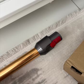 Dyson V12 Uzun Boru Sürekli Aynı Noktadan Kırılıyor Ve Ücretsiz Değişim Talebi