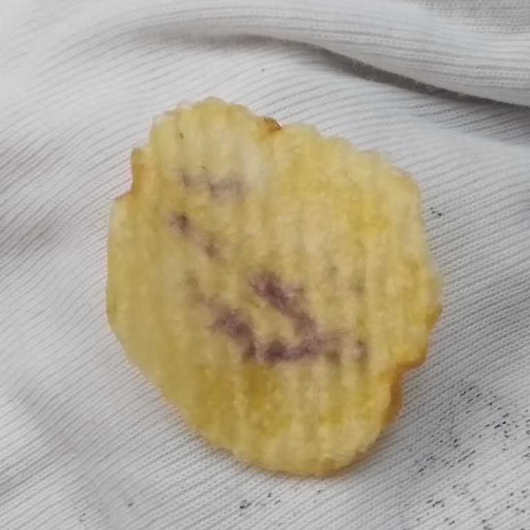 Ruffles Patates Cipsinde Mor Leke Görülmesi Ve Gıda Güvenliği Endişesi