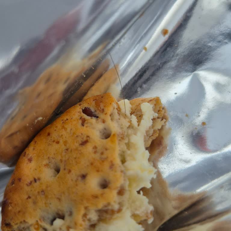 Ülker Altınbaşak Çörek Otlu Kinoalı Ürününde Kıl Bulunması Ve Gıda Güvenliği Endişesi