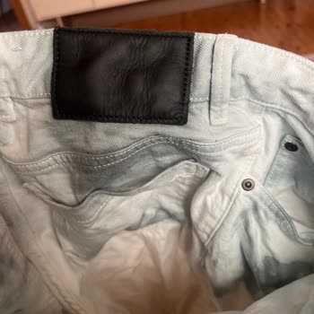 Zara Beyaz Pantolonun Boya Akması Ve Kullanılamaz Hale Gelmesi