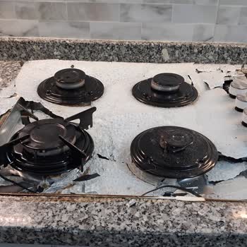 Kumtel Set Üstü Ocak Camı Patladı, Çocuğum Yanarak Sağlık Riski Yaşadı Ve Servis Cevap Vermedi