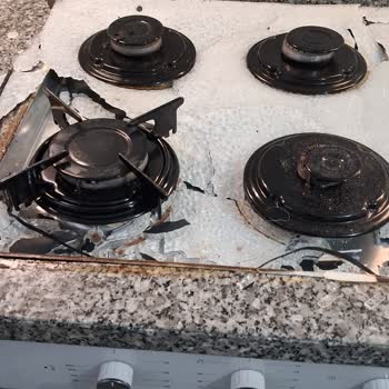 Kumtel Set Üstü Ocak Camı Patladı, Çocuğum Yanarak Sağlık Riski Yaşadı Ve Servis Cevap Vermedi