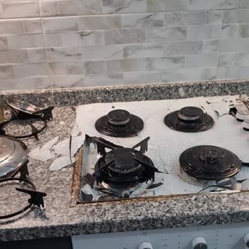 Kumtel Set Üstü Ocak Camı Patladı, Çocuğum Yanarak Sağlık Riski Yaşadı Ve Servis Cevap Vermedi