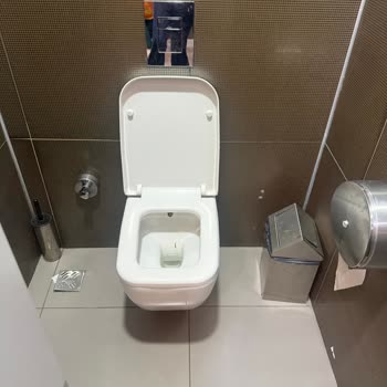 Taurus AVM 3. Kattaki Tuvaletlerde Hijyen Ve Koku Sorunu