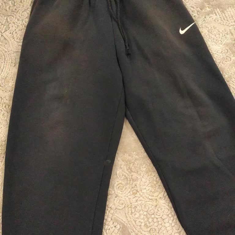 Nike Eşofman Altının Hızlı Renk Atması Ve Değişim Talebi