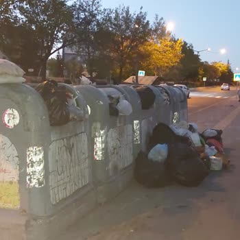 Yetersiz Çöp Konteynerleri Mahallede Koku Ve Görüntü Kirliliğine Neden Oluyor