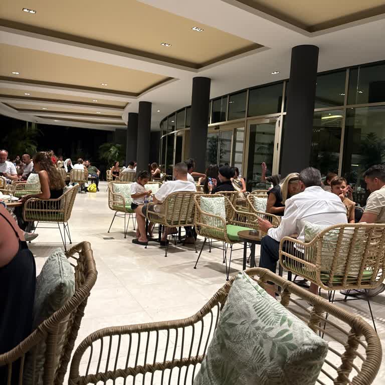 Vogue Bodrum Otelinde Personel Eksikliği Ve Uzun Bekleme Süreleri Misafirleri Mağdur Ediyor