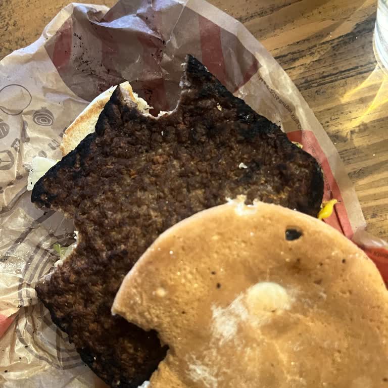 Yemeksepeti Üzerinden Yanmış Burger King Menüsü İçin İade İstiyorum