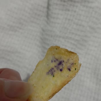 Lays Yoğurt Aromalı Cipste Mor Lekeler Ve Sağlık Endişesi