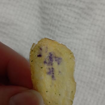 Lays Yoğurt Aromalı Cipste Mor Lekeler Ve Sağlık Endişesi