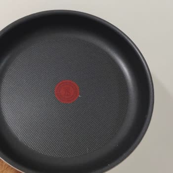 Tefal Tava Setinin İç Kaplaması Soyuldu, Garanti Kapsamında Değişim Talebi