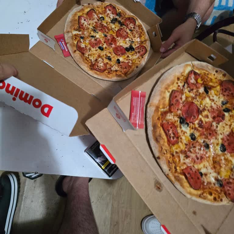Ekstra Ücretli Sarımsak Sosu Olmadan Gelen Pizzalar