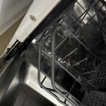 Vestel Bulaşık Makinesinde Kısa Sürede Derin Paslanma Ve Ücretsiz Servis Talebi