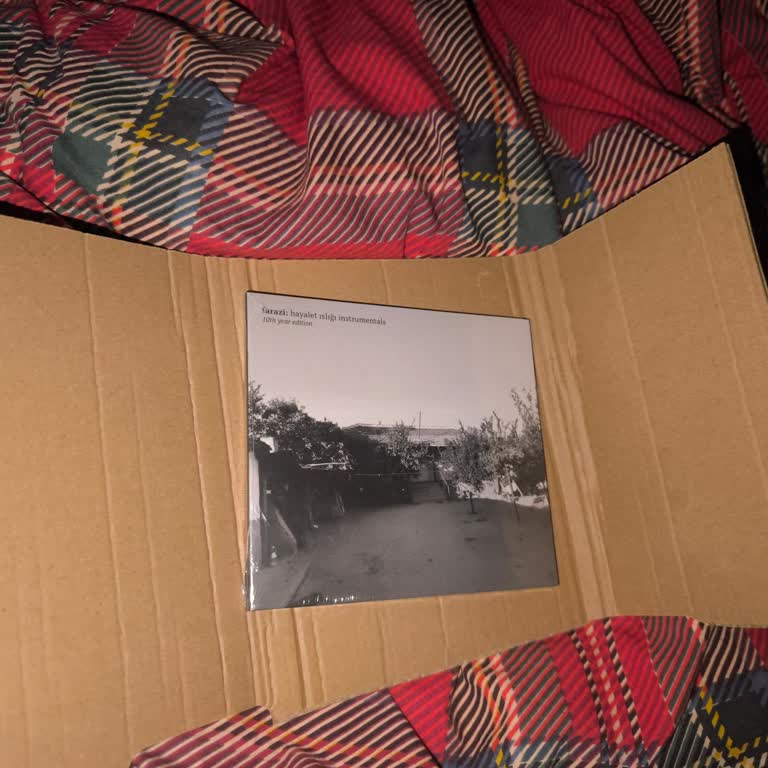 Hepsiburada'da Yanlış CD Gönderimi Ve İade Cevapsızlığı