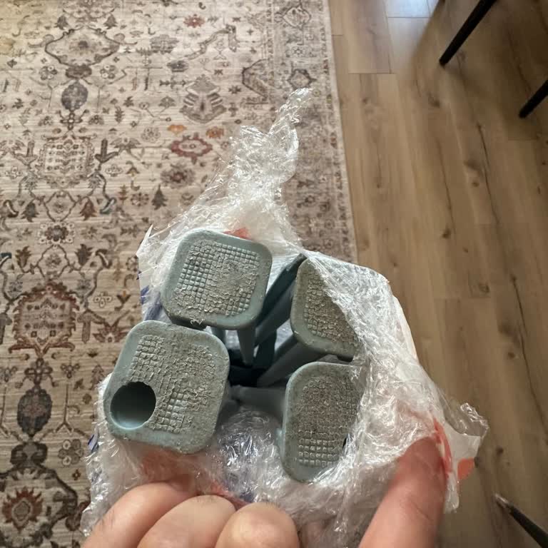 Solicito a Quechua el reemplazo de una silla de campamento que no era nueva