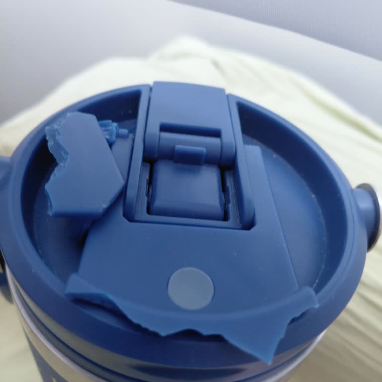 Kısa Sürede Thermos Kapağı Kırıldı, Dayanıklılık Sorunu