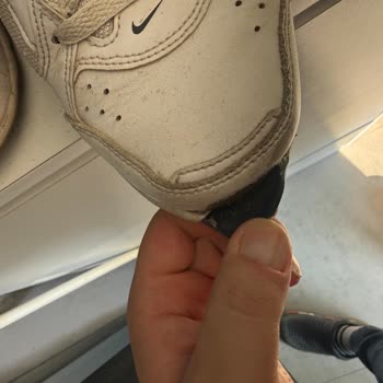 Nike Ayakkabısında Üç Ay Ön Kısım Açılması Ve Mağaza Tarafından Kullanıcı Hatası İddiası