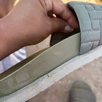Plaj Terliğinde Lastik Kopması, Taban Aşınması Ve Koku Problemi: Çözüm Yok