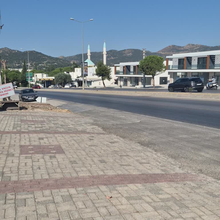 Acıbadem Hastanesi Karşısındaki Durak Eksikliği Ve Dolmuş Sefer Sıklığının Artırılması Talebi