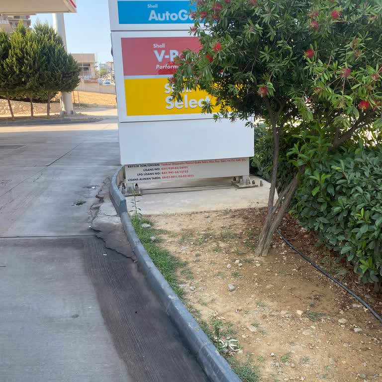 Shell İstasyonunda Kimlik Numarası İsteyen Görevli Nedeniyle Yakıt Alınamadı