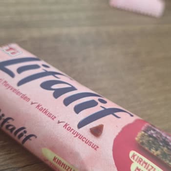 Eti Lifalif Barında Çıkan Vişne Çekirdeği Diş Ağrısına Neden Oldu