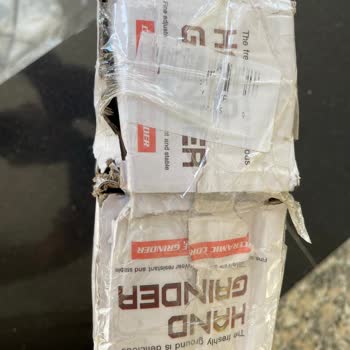 Kırık Ve Kullanılmış Ürünler Çöp Kutu İçinde Gönderildi