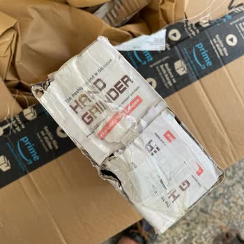 Kırık Ve Kullanılmış Ürünler Çöp Kutu İçinde Gönderildi