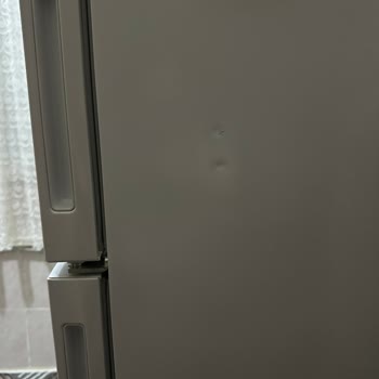 Hasarlı Buzdolabı Teslim Edildi, Acil Değişim Talebi