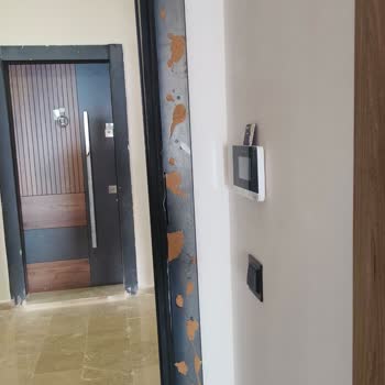 TOKİ Körfez 3. Etap Dairenin Su Sızdıran Tavanı Ve Su Alan Zemini Tamir Edilmedi