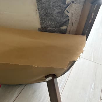 Üç Ay Geçen Teslimat, Ayıplı Sandalyeler Ve Yetkisiz Sipariş: Büyük Mağduriyet