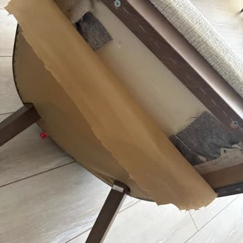 Üç Ay Geçen Teslimat, Ayıplı Sandalyeler Ve Yetkisiz Sipariş: Büyük Mağduriyet